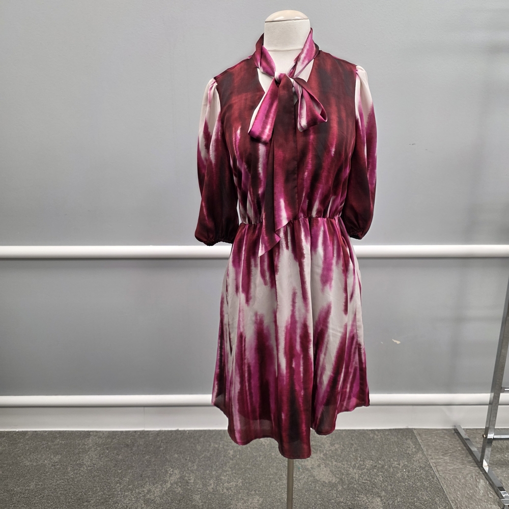 Vince Camuto Burgundy and White Short Sleeve Dress